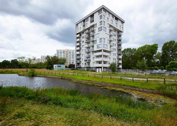 Elite Seaview Tower Apartment